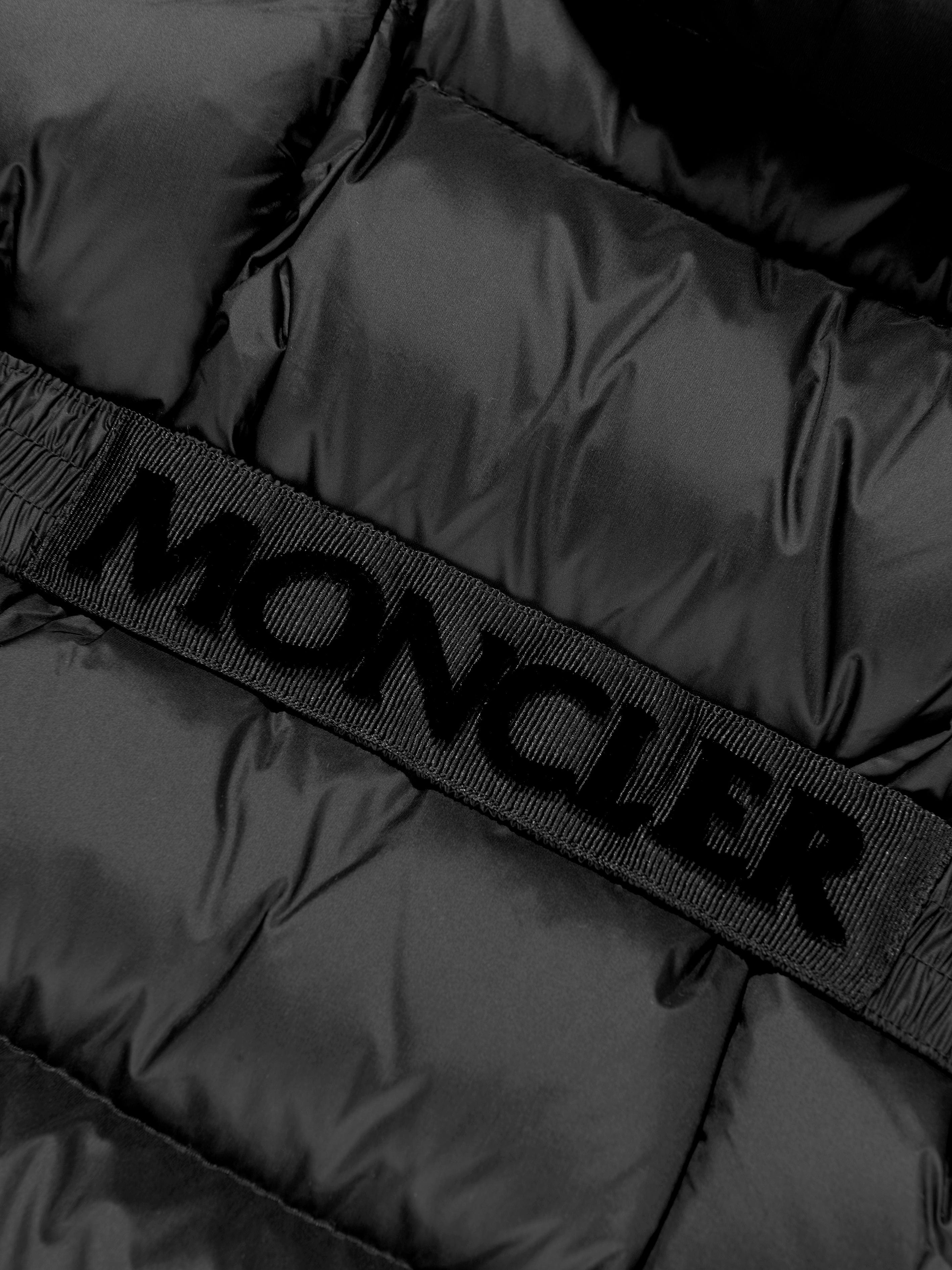 Moncler store caille black