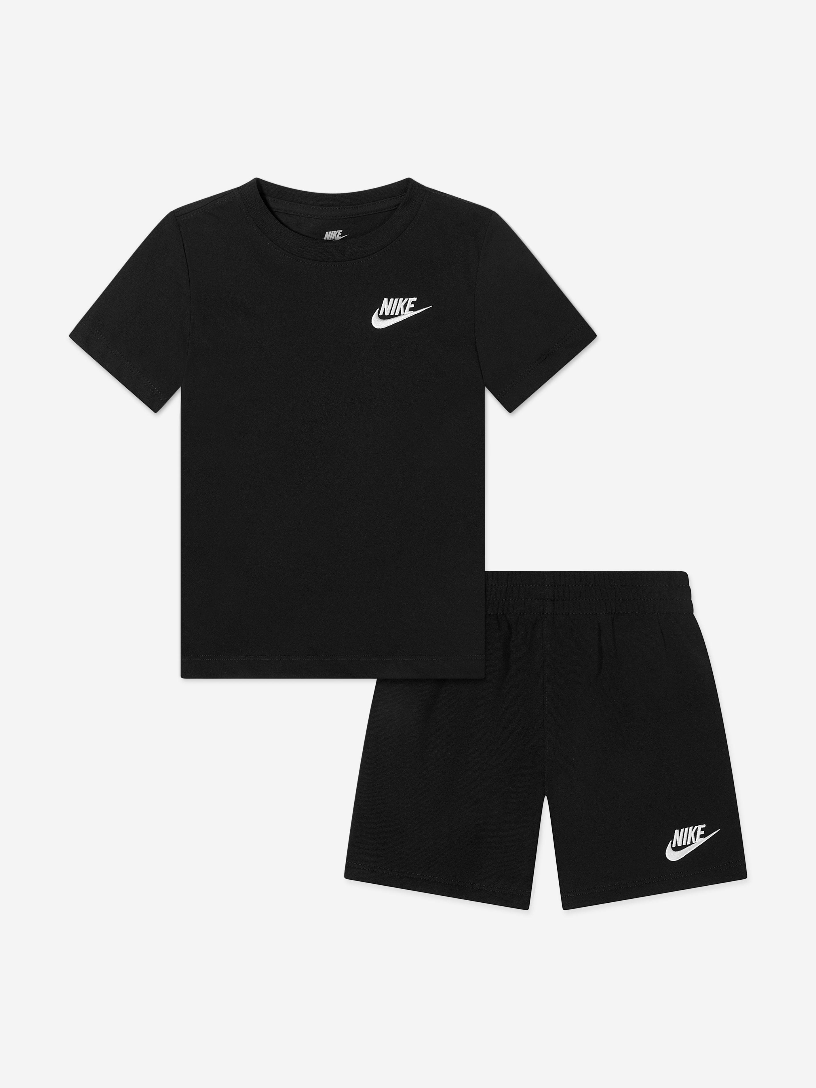 Nike deals boys lot shirt shorts size 4